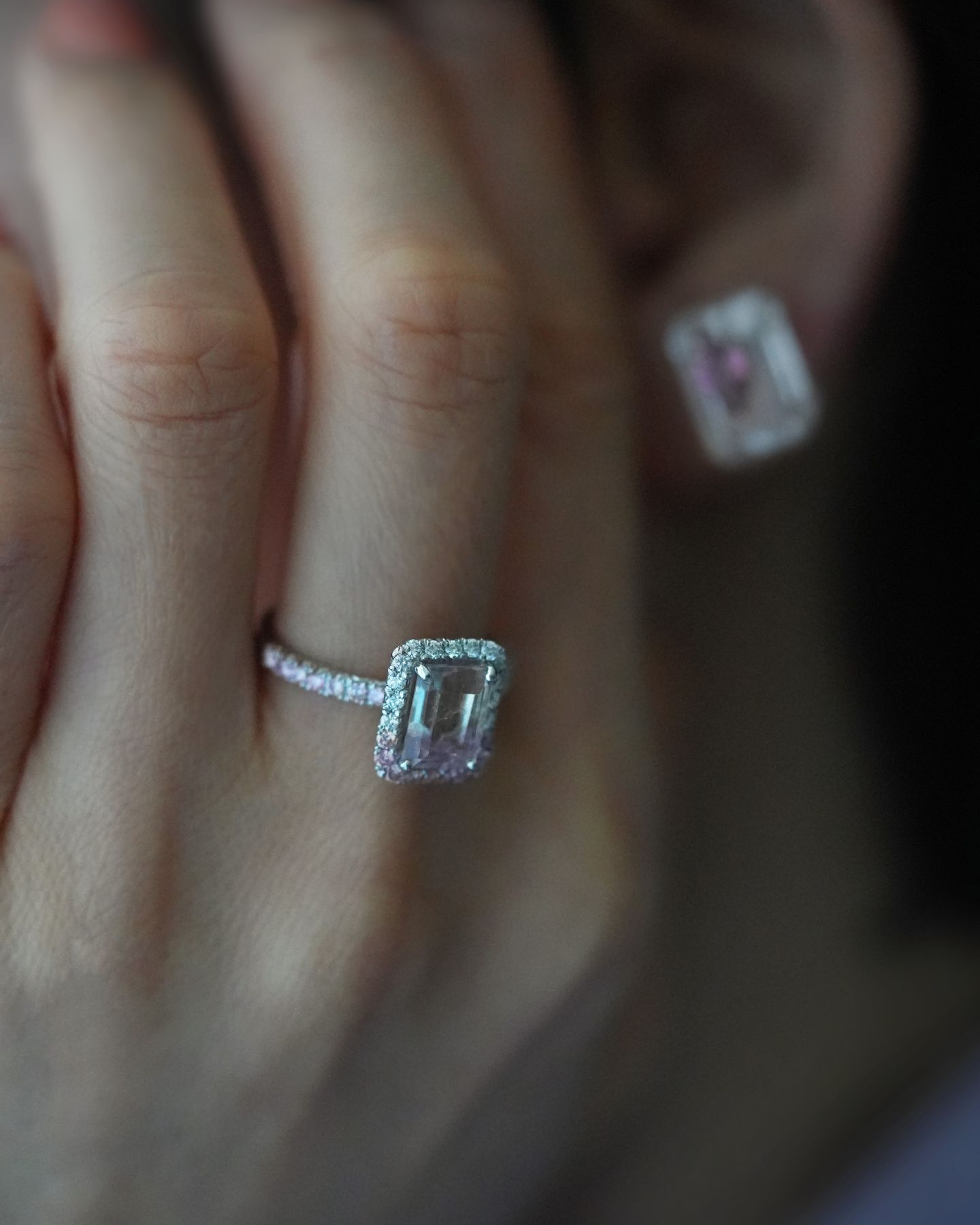 桜の花のような可憐なピンクのトルマリンリング