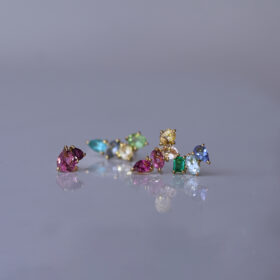 春色のカラフルピアス